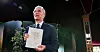 RØRT: Finansminister Jens Stoltenberg satte pris på hederen.