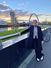 PÅ COP26. Hilde Tonne foran Clyde Arc i Glasgow, like før Statnett-delegasjonen gikk inn på konferanseområdet til COP26 for første gang.