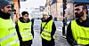 GULE VESTER: Streiken er i gang ved Oslo Regnskapskontor. Fra venstre: John Thomas Suhr, leder i Oslo/Akershus HK, Yinbing Lu, Elizabeta Aladjakova og Kaweh Almassy, organisasjonsmedarbeider i HK region Øst.