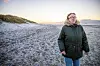 Langs de vakre sandstrendene på Sola finner Erga glede i gå turer. Gratis er det også.