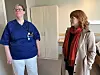 LO-leder Kine Asper Vistnes på besøk på Andøy sykehjem og tillitsvalgt for Fagforbundet, Janniche Steen.