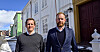 Ordfører Isak Veierud Busch (35) (Ap) (til høyre) og varaordfører Christian Elgaaen (34) (SV) i Røros er gode venner og samarbeider i politikken.