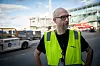 GJENNOMGANG: Leder av Flyarbeidernes forening i Fellesforbundet, Gunnar Holm foran, etterlyser en skikkelig gjennomgang av ressursbehovet og en ordentlig jobb med å regne ut folks ansiennitet før nedbemanning og oppsigelser.