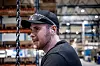Håvar Karlstad foretrekker de lette øreproppene med støydemping når han jobber.