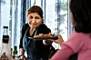 Naila Abdiani snakker dari og lager matretten dolma til barna.