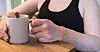 PÅ FLYTTEFOT: Veronica (39) gruer seg til å sone langt fra sønnen og mora, som har motivert henne til å holde seg nykter.