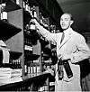 LYSE TIDER: Det var nok god stemning på Vinmonopolet i 1947. Krigen var over og folk var tørst. Året før ble det satt en rekord i akevittsalg som visstnok står fortsatt her til lands.