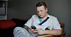 FACEBOOK-ALARM: Anders Strand skal bli helsefagarbeider, og ringte 113 da han så Facebook-meldingen fra en mann med ekstremt høyt blodsukker.