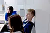 SKOLETIME HOS LO: Gabriella Skjeldal (foran), Simen Blindheim-Haugen og Lina Nygaard følger med når de får en innføring i organisert arbeidsliv.