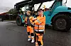 EN NATT ER OVER: Jens Martin Bolstad (t.v.) og Torbjørn Gråberg er  ferdig med nattens skift på Åndalsnes. Nå er det trailersjåførene og lokførere som tar seg av godset.
