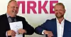 GOD STEMNING: Forhandlingslederne Bård Westbye (til venstre) og Bjørn Anders Jonassen fra henholdsvis Hovedorganisasjonen Virke og Fellesforbundet var i strålende humør da forhandlinger om ny tariffavtale for grossistbransjen startet onsdag formiddag.