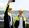 SELFIE: Et selvbilde må til når man er i valgkamp! Bjørnar Skjæran dokumenterer besøket med Terje Aasland.