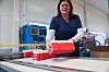 TØFF PERIODE: Anna Ellingsen (59) står i fare for å miste jobben sin i Vennesla. Hun har produsert Snøgg-produkter i en årrekke og mottok de mulige planene om utflagging med sjokk og vantro.