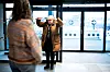 FORKLARER FØLELSEN: Heidi Folvik er utdannet sykepleier, men har arbeidet som servicevert i tre år.