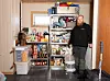 BEREDT: Her lagrer Toni det meste av det han og familien vil trenge hvis en krise skulle inntreffe.