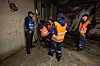EN-TO-TRE-DYTT: Den tunge, tykke metalldøren inn til tilfuktsrommet har forskjøvet seg og er vanskelig å få lukket helt igjen.
