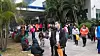 Ansatte ved den japanskeide klokkefabrikken Citizen i Guangzhou har forlatt arbeidet og slått seg ned på plenen utenfor fabrikken i protest mot det arbeiderne mener er alt for lave vederlag til ansatte som blir sagt opp.
