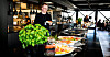 HOTELLFØLELSEN: I toppetasjen til IT-bedriften Intility kan de ansatte spise lunsj fra «hotellbuffet» hver dag. Stian Aas er svært fornøyd med tilbudet.