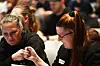 Eimante Masiulyte er aktiv i EL og IT Forbundet og sitter i tariffutvalget for elektrikerne i Oslo og Akershus. På landstariffkonferansen i Sandefjord i fjor høst (bildet) tok hun til orde for å tariffeste retten til vernebriller med styrke. - Jeg ønsker at vernebriller med styrke skal være i LOK-en. Det er viktig å kunne se hva du driver med når du er på jobb, og samtidig beskytte synet! T.v. Liv Synnøve Aurland, distrikt Oslo og Akershus.