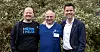 Fra venstre: Fylkeskoordinator for Menn i helse Odd Sveli, helserekrutt Kyrre Ødegaard og stortingsrepresentant Truls Vasvik (Arbeiderpartiet).