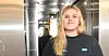 SKILLER SEG UT: Mange damer som ikke er heismontører, hadde likt det, tror Sofie Jølstad. Hun er en av ytterst få kvinnelige heismontører i Norge.