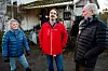 Skryt: Ekteparet Anne Kinge og Arve Bergland startet opp Søndre Aas gård, og sto for den daglige driften da Brede var ung. De skryter begge av den unge Edvardsen. - Han var så flink, og kunne alt! Og så kom han fra blokk! Man skulle tro han var oppvokst på gård, forteller Anne.  – Han var så interessert. Over så mange år!