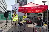 KLAGESANG: Hedvig Holst og Lena Rist-Larsen spilte «Bandoneons klage» ved markeringen på Sandvika torg. De er to av seks ansatte i Bærum kulturskole som er tatt ut i streik fra og med 11. juni.