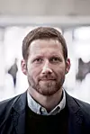TOK ANSVAR: Sosionom Lars Amundsen ved Utekontakten i Bærum spurte gamerne om de ble med og lagde noe. Nå begynner Spillhuset å leve sitt eget liv.