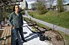 PLANTESJEF: Prosjektleder Frøydis Jørve sørger for at ungdommene kan lære om planter og urter.