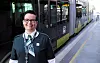 UTSATT: – Vi sitter midt i trafikken hele dagen, med ansvar for å få folk trygt fram. Har du en dårlig dag, så skal du i hvert fall ikke ta det med på jobb, sier Monica Oshaug (44)