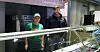 UNG OG ENERGISK: Subway på Kilden i Tønsberg hadde forsøkt å få tariffavtale tidligere, men det var først da Per Henrik Biørn (til høyre) kom inn som tillitsvalgt at det ble fortgang i arbeidet. Det nyter Biørn, Liss-Katrin Balseth og de fire andre ansatte godt av.