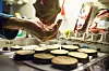 MAT OG HELSE: Stekte auberginer kan være et godt alternativ for de som vil bruke trygda på annet enn take-away.