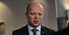 Finansminister Trygve Slagsvold Vedum fastholder påstanden om at en vanlig familie får reallønnsvekst i år, men advarer om raskt stigende rente.
