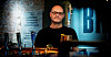 Som bartender er Håkon blant de dårligst lønte arbeidstakerne i Norge.