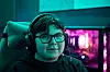 Theo Sjøvold (15) : – Foreldrene mine bryr seg mest om hva jeg spiller, ikke når. Voksne kan være med å gjøre det tryggere å spille dataspill. Jeg liker at de bryr seg om spill som ikke er bra for meg. De kan passe på uten å overvåke. For eksempel kan de snakke med oss om hva det betyr å bruker penger i spill.