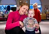 Natalia Hrutiuk tok med seg de tre yngste barna sine.