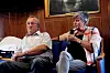 Yngve Hågensen i sofaen sammen med Gerd Kristiansen.
