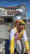 Butikksjef Roy Morten Lereng byr på seg selv.