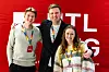 MED MASKEN PÅ: Snorre Rein (t.v.), John Magne Pedersen Tangen og Rikke With Bergseth er gode kolleger i NTL Ung. John Magne og Rikke så tegn hos Snorre før han kanskje innså selv hvor mye han slet. For på jobb har han alltid tatt på seg et smil.