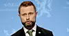 Helse- og omsorgsminister Bent Høie (H) mener at såkalte ostehøvelkutt ikke kan forklare hvorfor Danmark tester flere virusprøver for mutasjoner enn Norge.