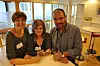 SATSER PÅ KVALITET:  - Vi var aldri i tvil, sier en av to innehavere, Rita Steinsland (t.v.). Her med lærling Marit Elise Lønnegraff og SST-leder Stein Guldbrandsen etter at kontrakt om kvalitetssalong er undertegnet.