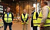 Nestleder i Norsk Nærings- og Nytelsesmiddelforbund, Jarle Wilhelmsen, FrP-nestleder Sylvi Listhaug og administrerende direktør i NHO Mat og Drikke, Petter Haas Brubakk (til venstre) fikk god innsikt i bryggeribransjen av administrerende direktør ved Hansa Borg Bryggerier, Lars Giil da de var på besøk på Borg Bryggeri i Sarpsborg.