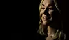 Eliana Hercz i «Høylytt hud» sier: «Jeg er hvit, blond, jeg tilhører majoritetsbefolkningen, men jeg er også jøde, som gjør at jeg tilhører minoritetsbefolkningen». «Jævla jøde. Jødefaen. Jeg kan ikke telle, på utallige hender, hvor mange ganger min egen identitet er blitt brukt som et skjellsord. Jeg ER et skjellsord».
