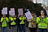 PUNKTMARKERING: Medlemmer i Elektromontørenes forening Oslo og Akershus samt EL & ITere fra Vestfold og telemark, deltok på en punktmarkering utenfor bedriftens lokaler i Tønsberg 11. mars.