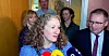 Representanter for de rødgrønne partienes møttes på Tuva Moflags (foran) kontor torsdag for å rense lufta etter milliardnederlaget før påske.