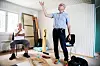 STUA: Torger Korpberget har holdt i prosjektet fra Lillehammer Museum, Maihaugens side. Her i stua sammen med Arnar Johansen.