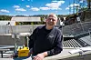 TILBAKE: Morten Olsson er glad han slapp å selge noen av veteranbilene sine. Men han var inne på tankten da det så mørkest ut.