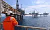 OLJENÆRINGA: Olje- og gassnæringa skal fortsatt spille viktig rolle i norsk økonomi, ifølge regjeringas energimelding. Her er olje- og energiminister Tina Bru på Ekofisk-feltet tidligere i år i forbindelse med markeringen for 50 år siden produksjonsstart på feltet.