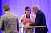 Marianne Solberg diskuterte likelønn med Trygve Hegnar under landsmøtet.