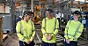 TILBAKE: Produksjonen av krystaller til solcellepaneler er på nytt i gang i Rec Solars lokaler på Herøya. Det gjør at de tre prosessoperatørene Celine Nyhus (f.v.), Vidar Hockman og Cecilie Magnussen kan smile for arbeid.